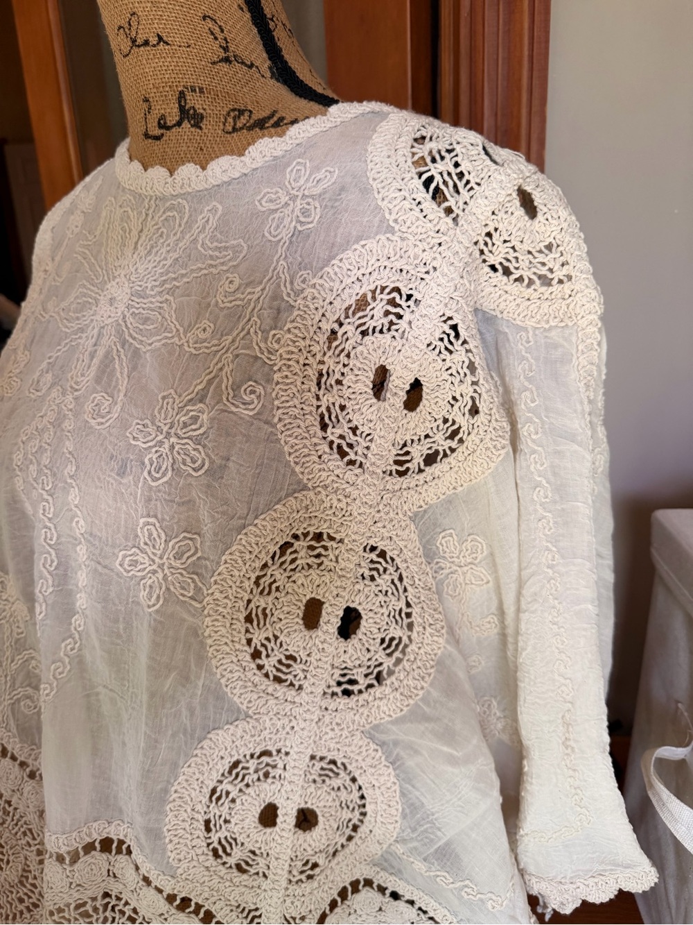 POL Cream Crochet Lace Peasant Blouse - Picture 4 of 6